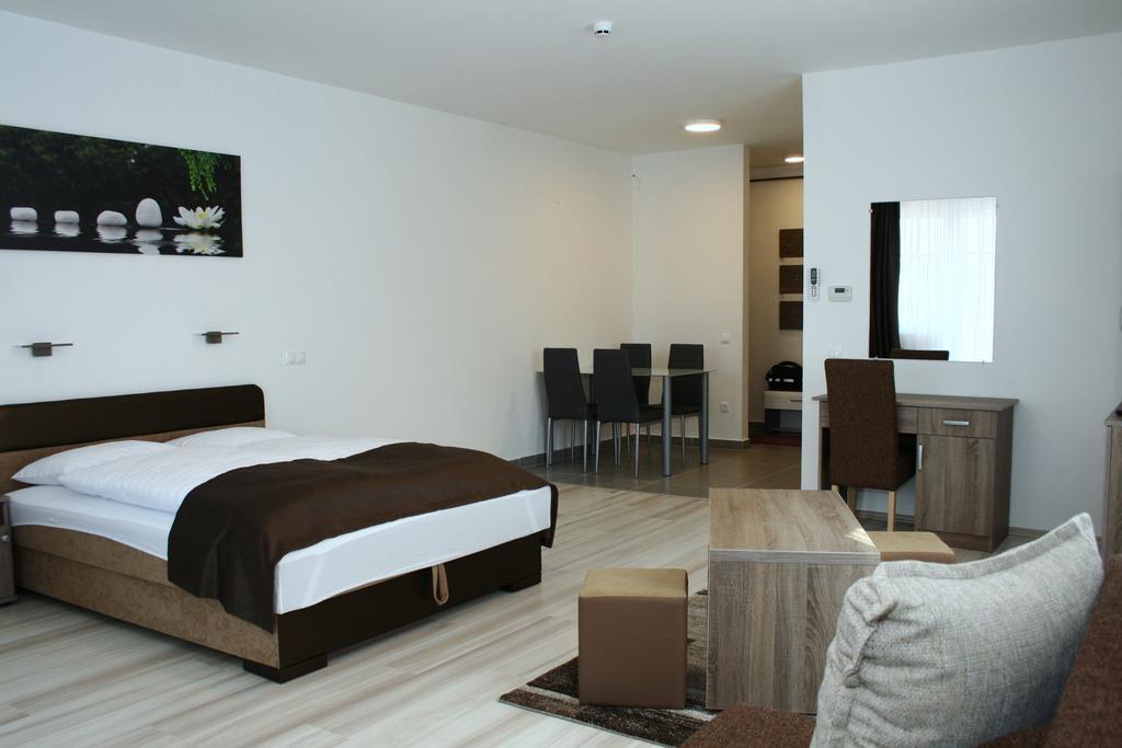 M&F Apartman Egerszalók Екстериор снимка